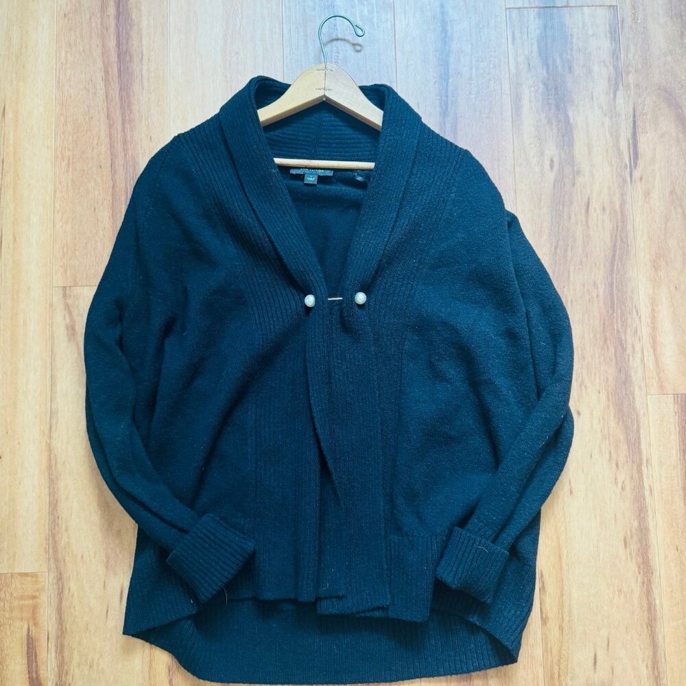 Ann Taylor Women's Black Cardigan Pearl Closure Detail size Small